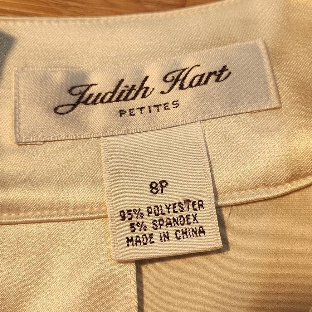 🔹️Judith Hart Cream Satin Fitted Short Sleeve Top Petite 8 - Picture 7 of 8